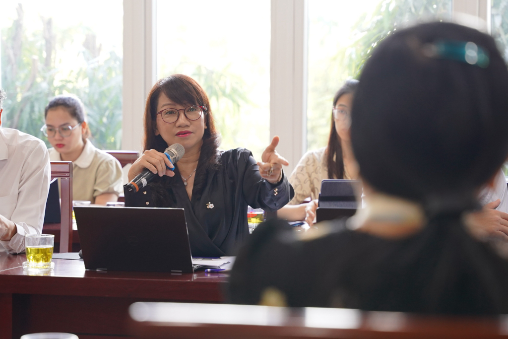 GS.TS Nguyễn Thị Thanh Mai khẳng định Nhà trường có thế mạnh trong các nghiên cứu phục vụ cộng đồng - Ảnh: Phạm Trí 
