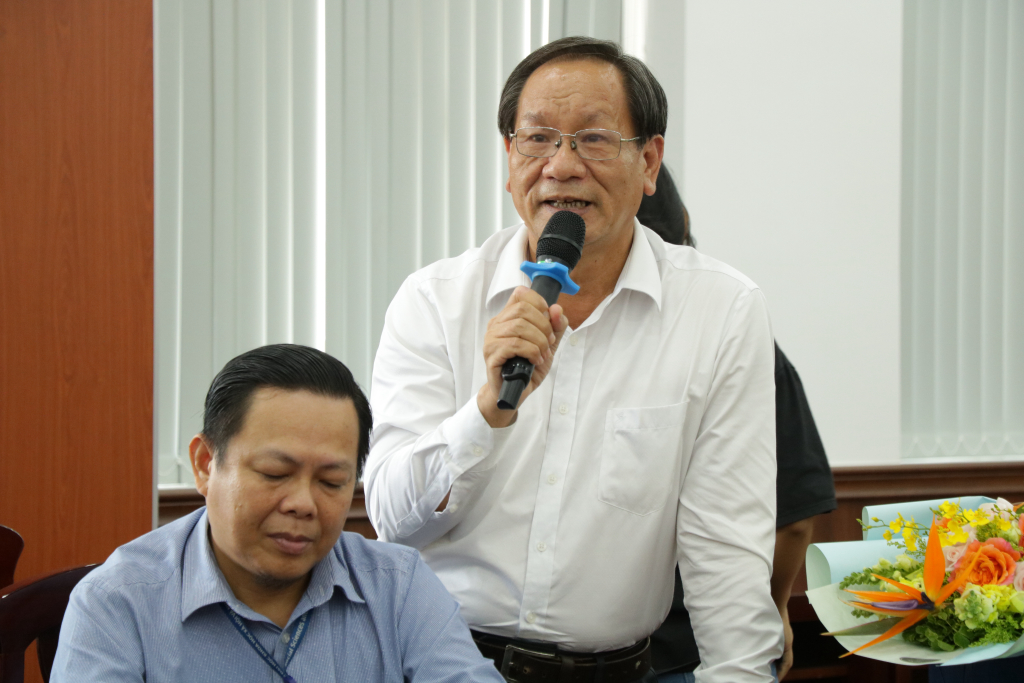 PGS.TS Nguyễn Cảnh Huệ - khoa Đông phương học - chia sẻ tại buổi họp mặt - Ảnh: Mỹ Hân