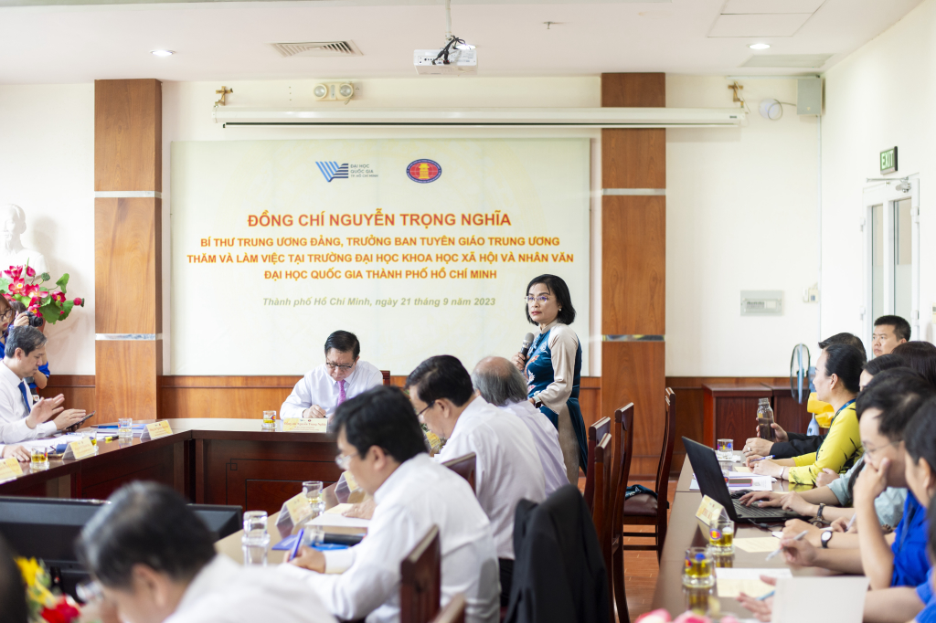 Ngành Báo chí đang phải đối mặt với nhiều thách thức - Ảnh: NEB