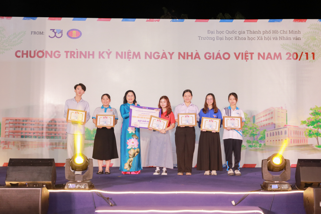 Các tác phẩm xuất sắc nhất được trao giải trong khuôn khổ buổi lễ - Ảnh: Lý Nguyên