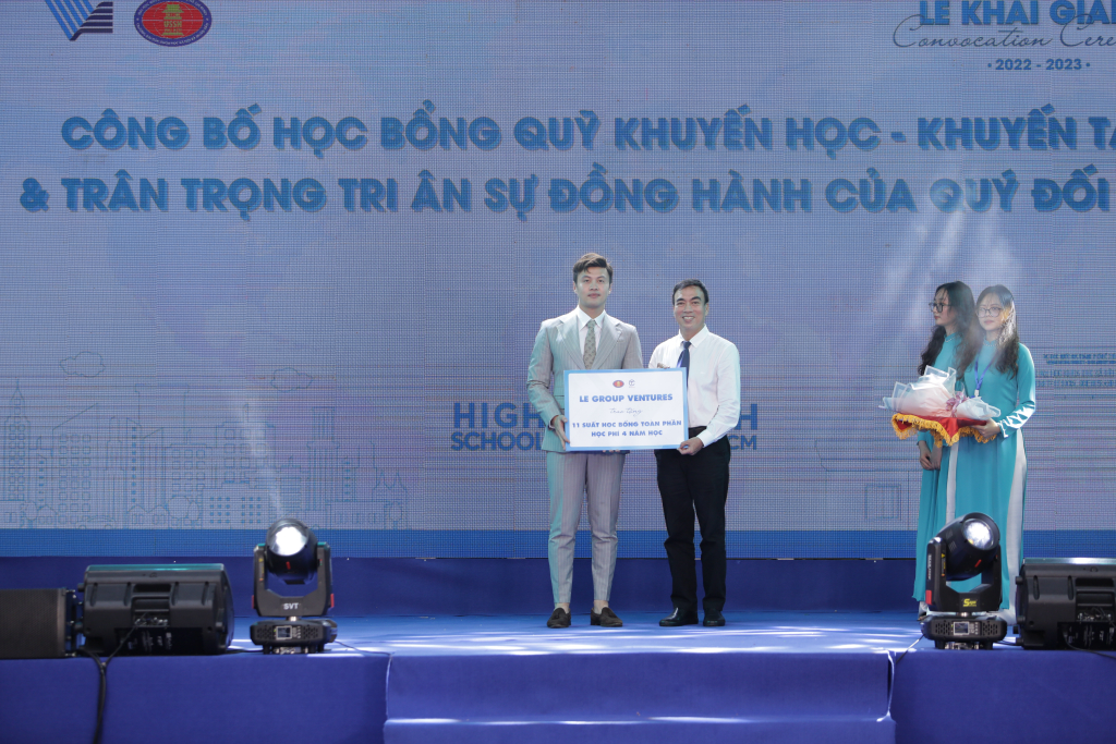 Nhà trường nhận được nhiều tài trợ học bổng