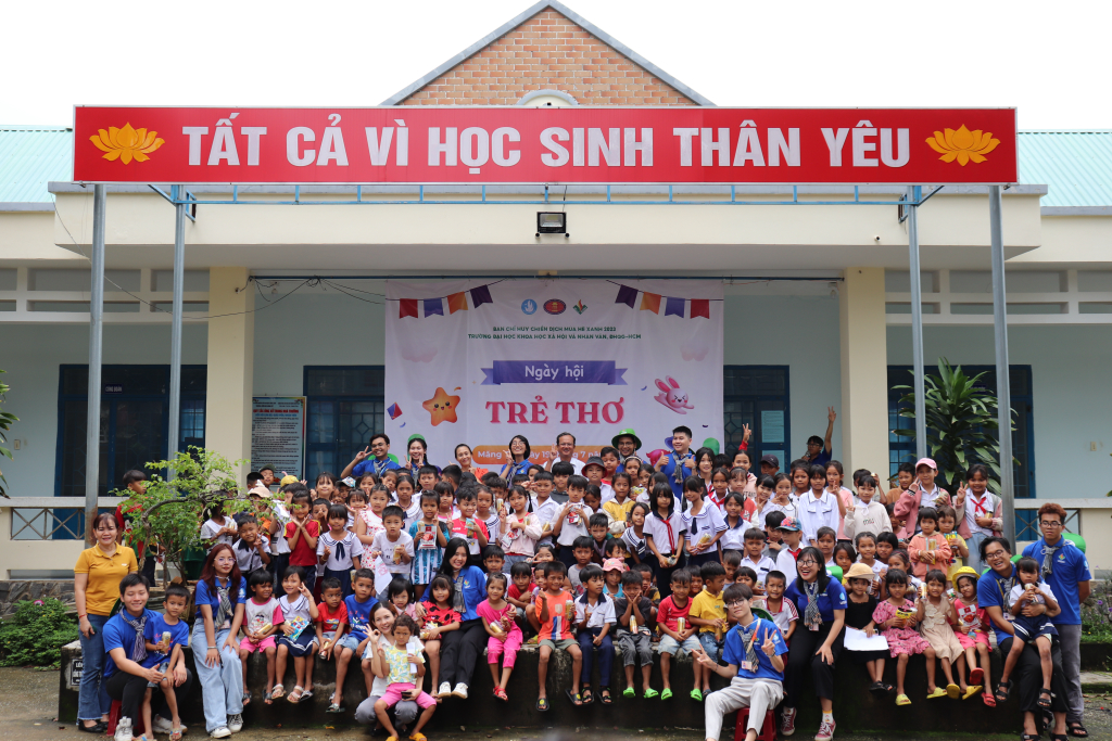 Ngày hội trẻ thơ của Đội hình Thường trực xã Măng Tố - Ảnh: Đội hình Thường trực xã Măng Tố