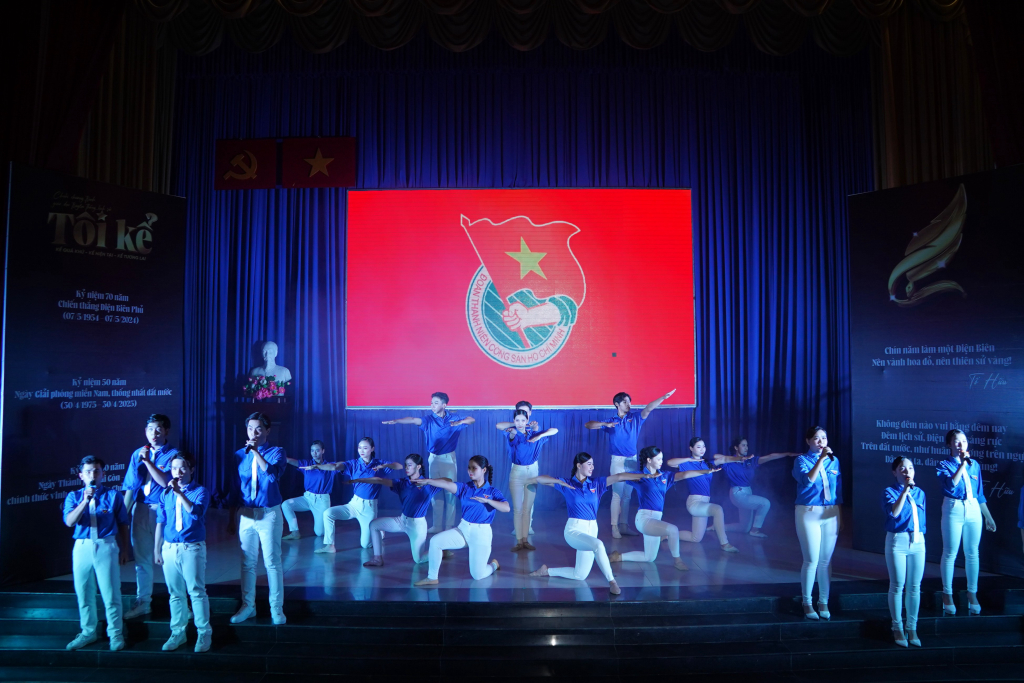 Với tinh thần “Kể tương lai”, Đội Văn nghệ CKT đã thể hiện sự tiếp nối của thế hệ thanh niên Việt Nam trong sự nghiệp xây dựng và bảo vệ Tổ quốc - Ảnh: Phạm Trí