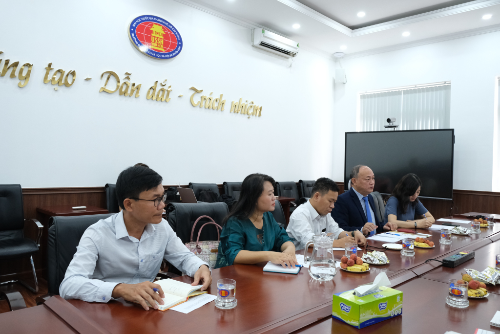 Nhà trường trong buổi làm việc với Quỹ Giao lưu Quốc tế Nhật Bản - Ảnh: Hương Mỹ