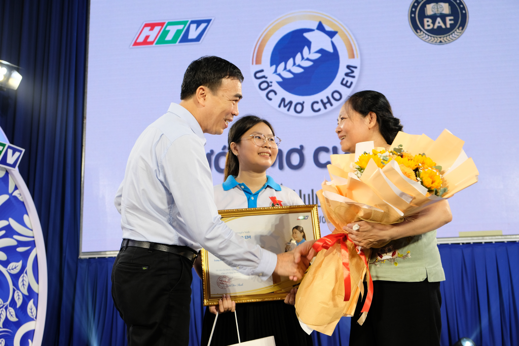 Mẹ của Gia Hân vỡ òa trước những chia sẻ của con gái - Ảnh: Huyền Linh