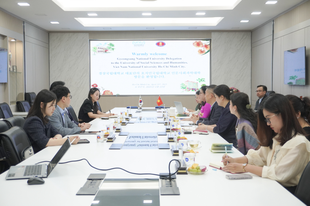 Một số hình ảnh tại lễ ký kết - Ảnh: QUỲNH NHƯ