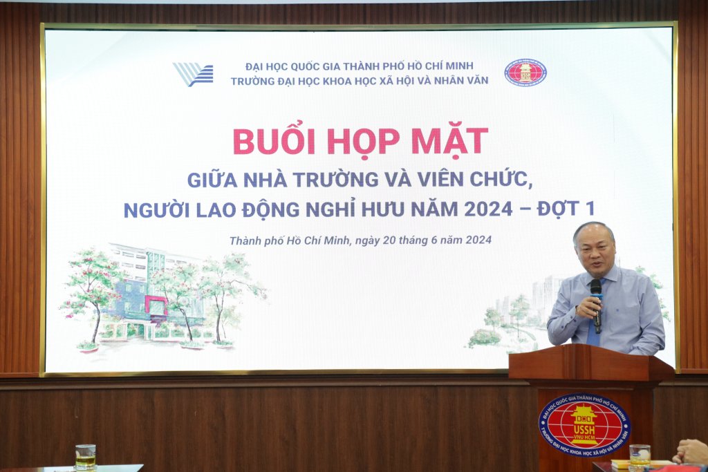 TS. Phan Thanh Định gửi lời tri ân đến tập thể cán bộ VC&NLĐ nghỉ hưu đợt 1 năm 2024 - Ảnh: Mỹ Hân 