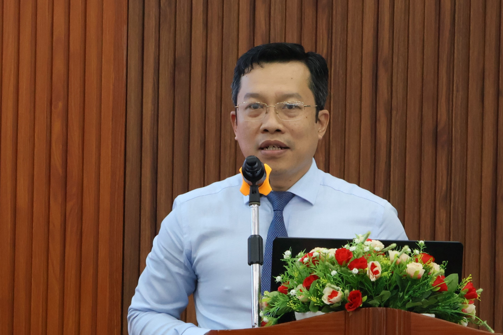 TS. Lê Hoàng Dũng phát biểu chúc mừng kỷ niệm 100 năm Báo Thanh Niên ra đời - ẢNH: QUỲNH NHƯ