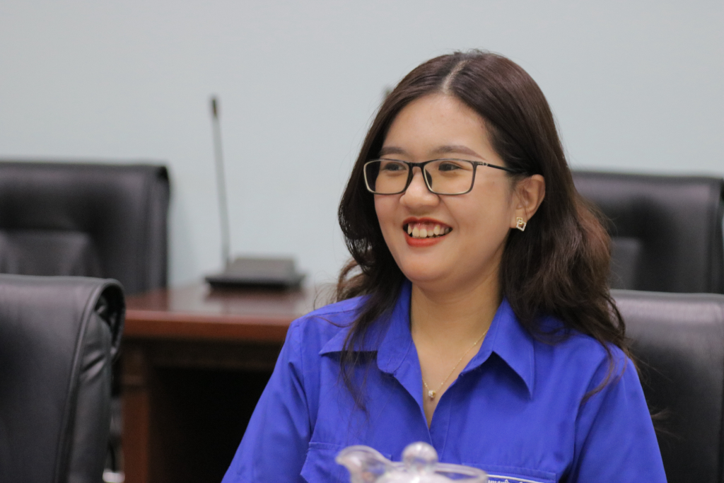 Đ/c Nguyễn Thị Ngọc Khánh trình bày các đề xuất cho kế hoạch xây dựng Không gian Văn hóa Hồ Chí Minh - Ảnh: Tuyết Hồng