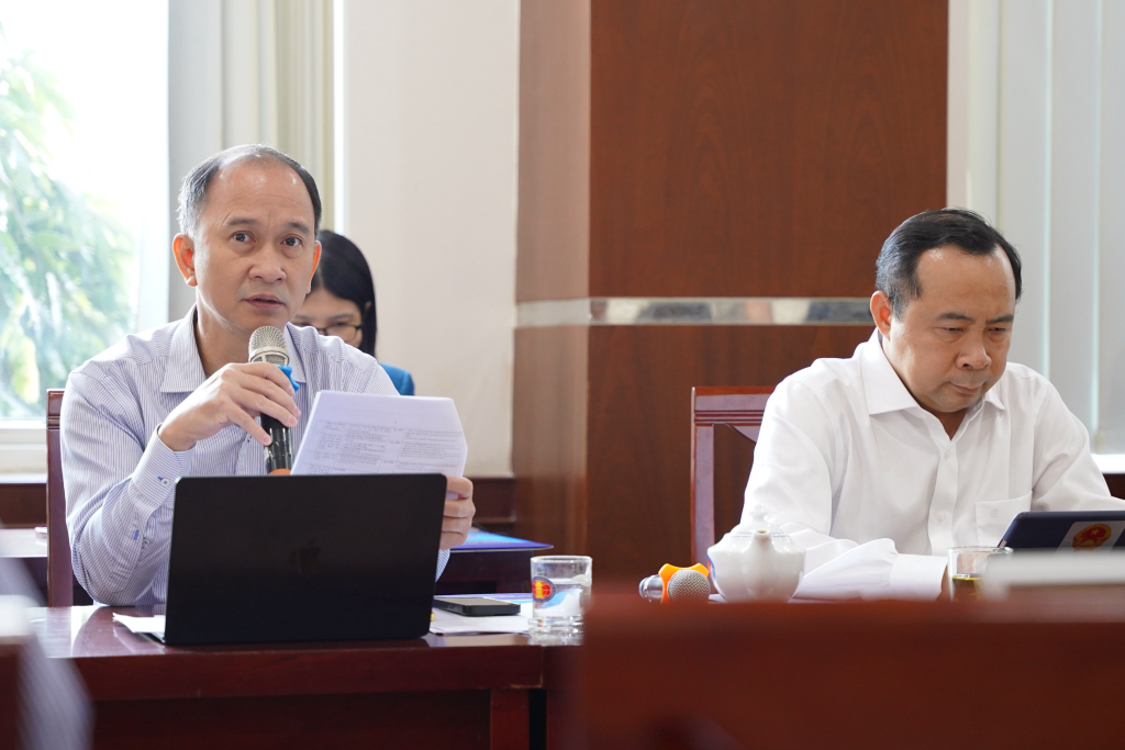 PGS.TS Trần Cao Vinh đề nghị chương trình đào tạo của Nhà trường nên chú trọng đến yếu tố liên ngành - Ảnh: Phạm Trí