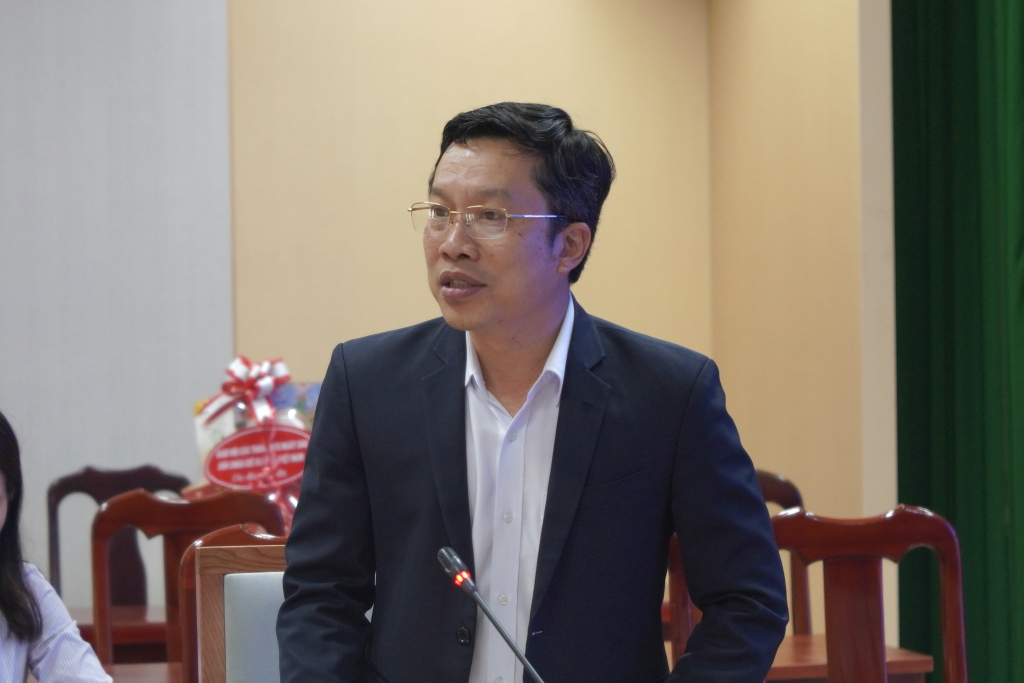 TS. Lê Hoàng Dũng, Phó Hiệu trưởng Nhà trường phát biểu về trách nhiệm xã hội và cam kết đồng hành cùng địa phương trong việc nâng cao chất lượng nguồn nhân lực lĩnh vực dân tộc, tôn giáo - Ảnh: QUỐC TOÀN