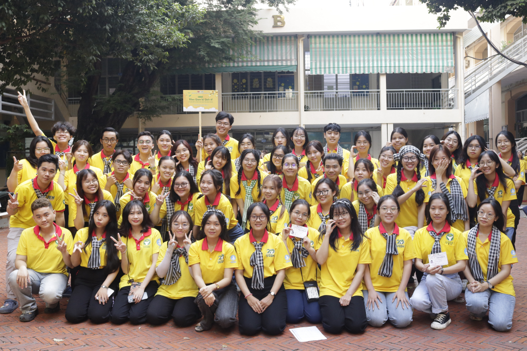 Đội hình CLB Tình nguyện IR4C, Khoa Quan hệ Quốc tế - Ảnh: Phương Khanh 
