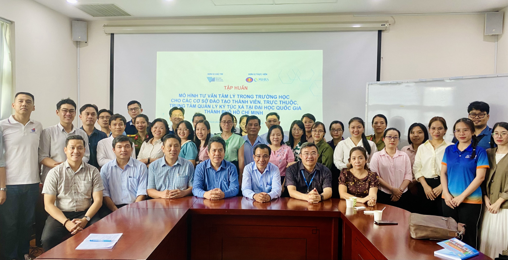 Toàn thể lãnh đạo, cán bộ, giảng viên đến tham gia tập huấn