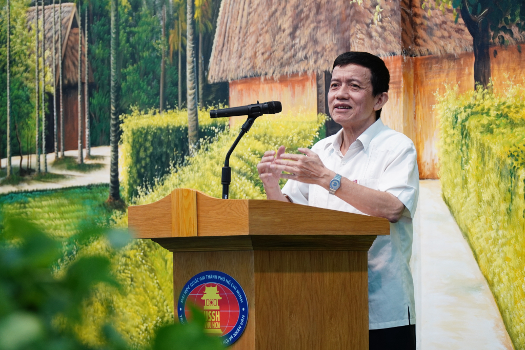 PGS.TS Nguyễn Mạnh Hà nhấn mạnh tầm quan trọng của “Tuyên ngôn độc lập” đối với cách mạng Việt Nam - Ảnh: Phạm Trí