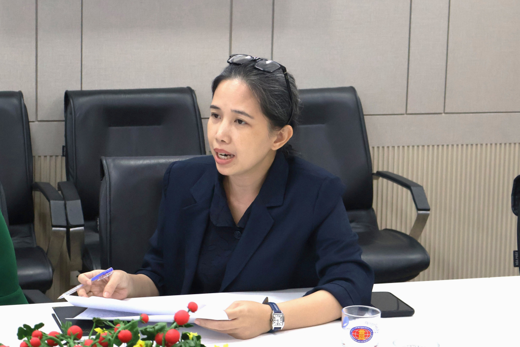 TS. Hoàng Thị Thu Thủy đề xuất tích hợp Nhân văn số và Truyền thông mới vào chương trình trại hè  - Ảnh: NGUYỆT NGÂN.