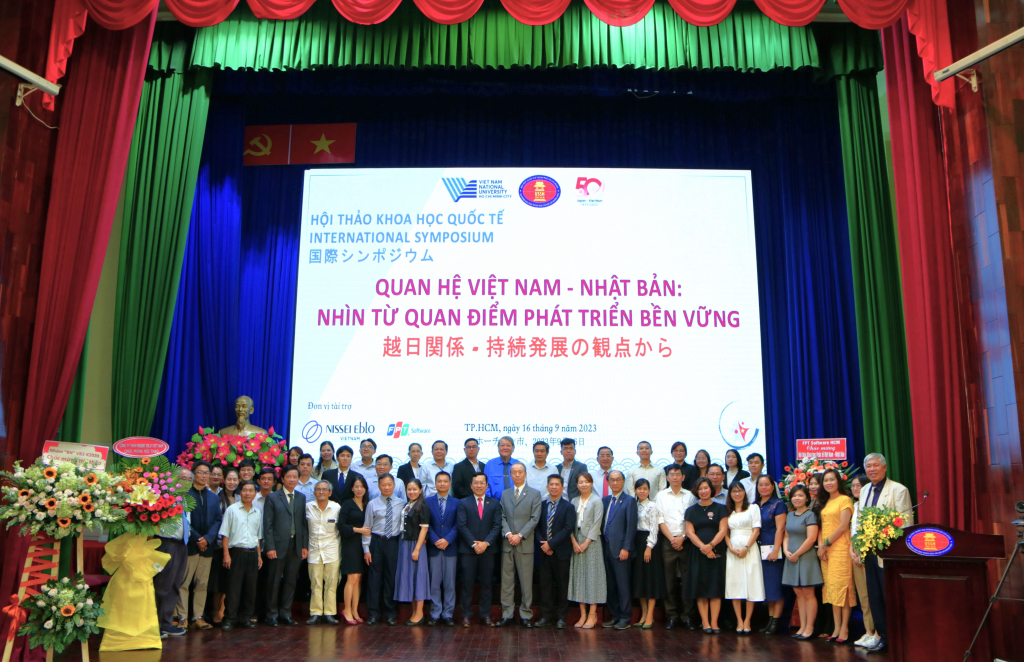 Hội thảo khoa học Một số vấn đề về văn hóa, ngôn ngữ và quan hệ