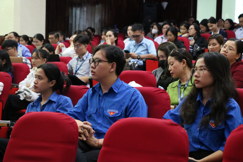 Đây là một trong những hoạt động thiết thực nhằm nâng cao nhận thức về công tác chính trị, tư tưởng tại các cơ sở giáo dục đại học - Ảnh: Phương Khanh 