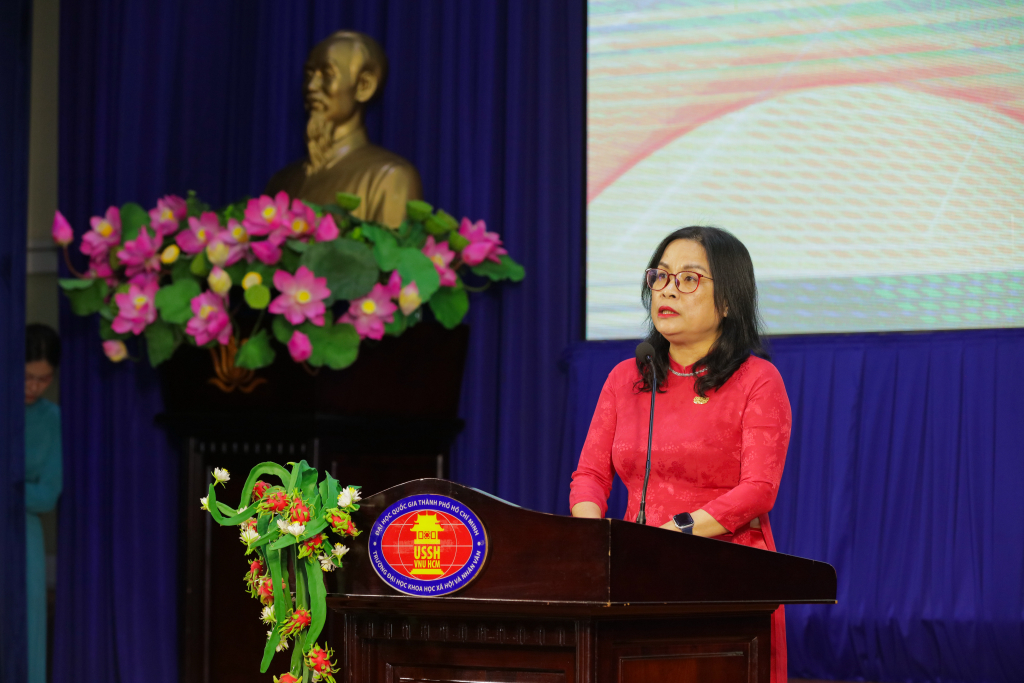 GS.TS Ngô Thị Phương Lan kỳ vọng các nhà khoa học đưa ra giải pháp thực tiễn để KHXH&NV thực sự trở thành nguồn lực trực tiếp cho sự hưng thịnh của quốc gia - Ảnh: LÝ NGUYÊN