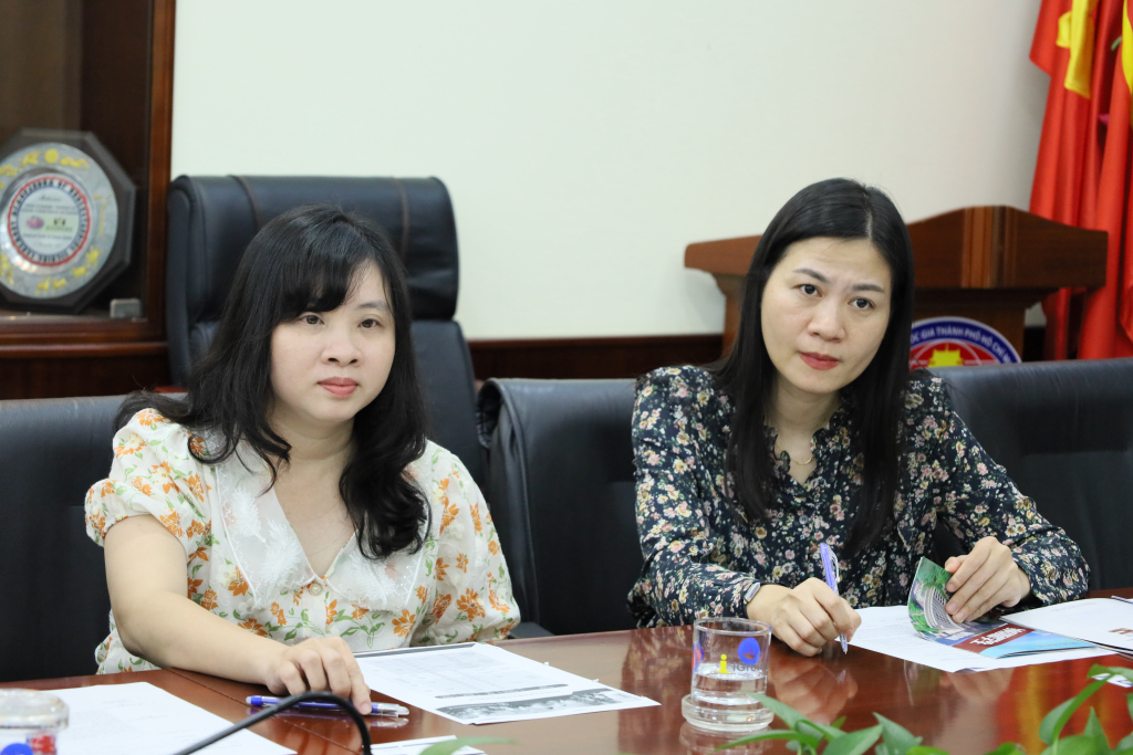 Nhà trường lắng nghe trao đổi từ đoàn công tác - Ảnh: Thu Hương