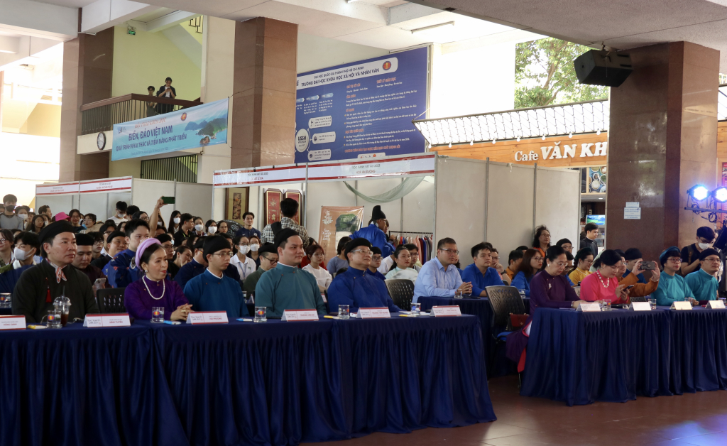 Ngày hội còn có sự tham dự của 15 đơn vị đại diện các hội nhóm cổ phong, các sinh viên, thanh niên, đoàn viên đến tham dự và trải nghiệm - Ảnh: Thu Hương 