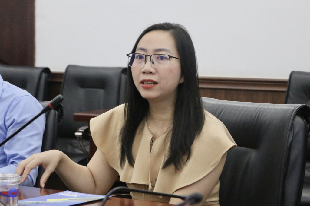 Bà Mỵ Thị Hằng cho biết MoMo luôn đặt bảo mật thông tin khách hàng lên hàng đầu - Ảnh: ĐỨC DƯƠNG