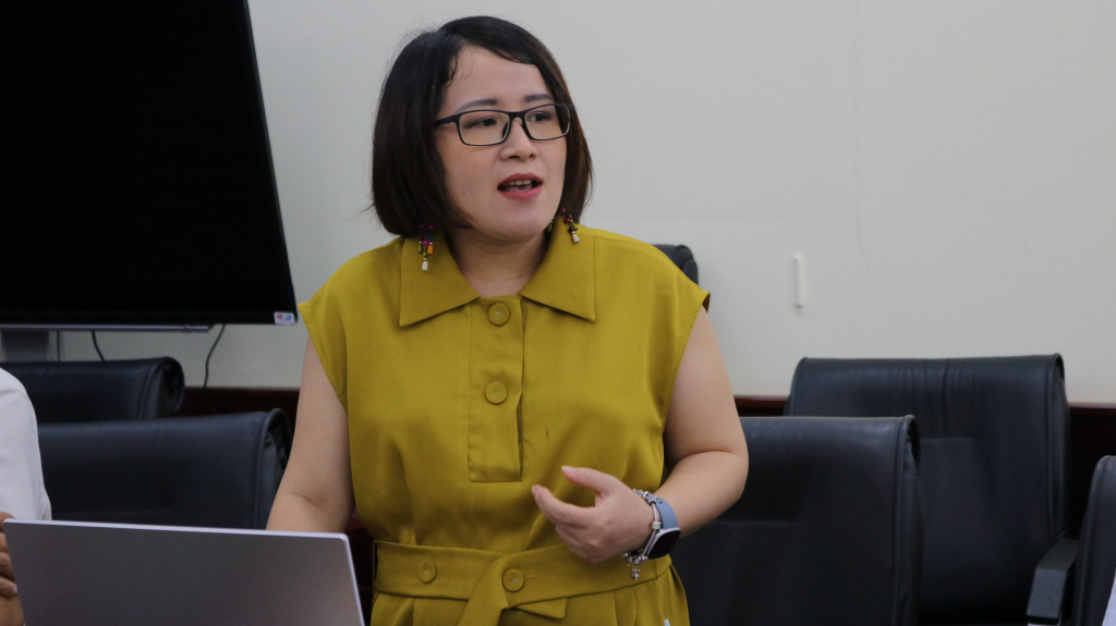 TS. Lê Thị Mai Liên báo cáo tình hình hoạt động của Hội đồng - Ảnh: Nhật Ánh