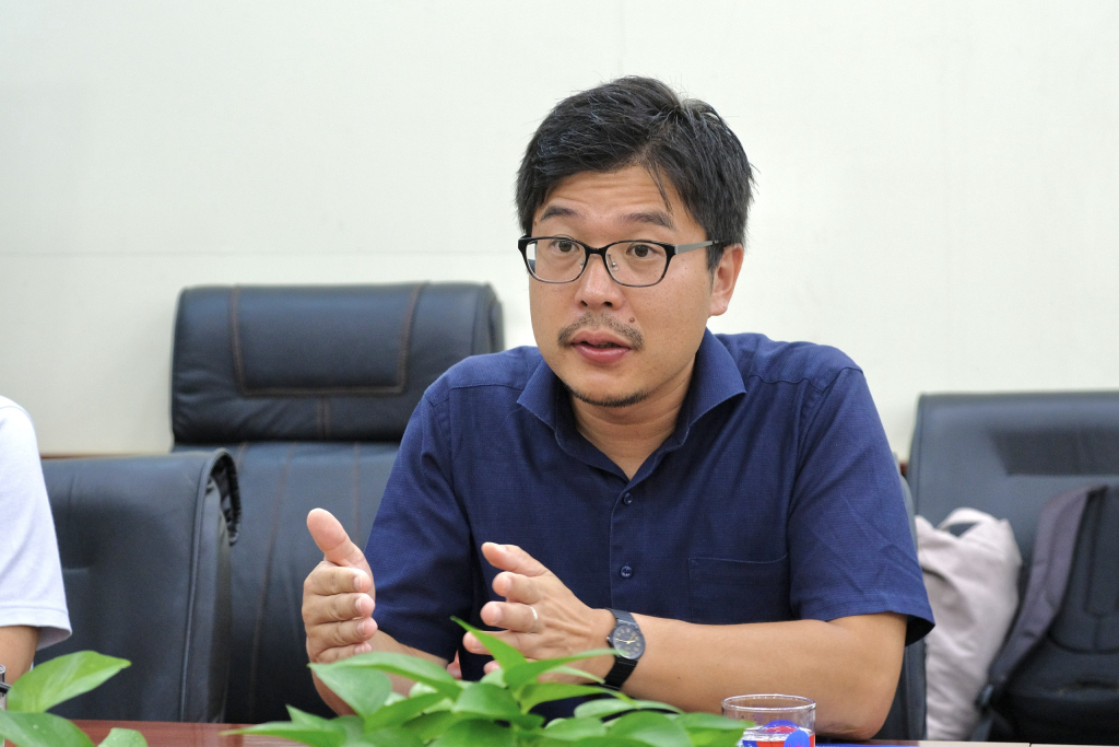 PGS. Shimojo Hisashi chia sẻ về khoảng thời gian nghiên cứu ở tỉnh Sóc Trăng - Ảnh: Huyền Linh